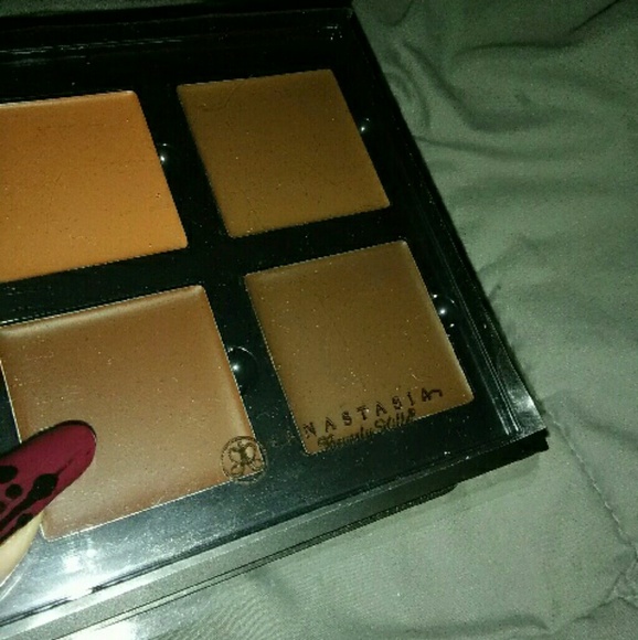 Anastasia Beverly Hills Cream Contour Kit - Picture 2 of 4